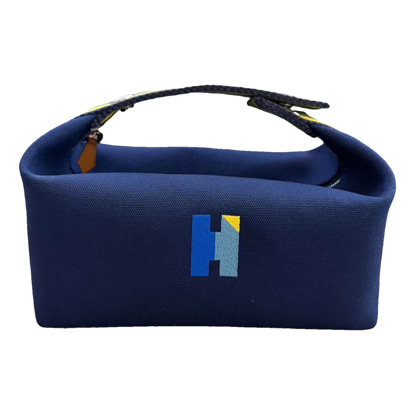 Bride à brac travel bag