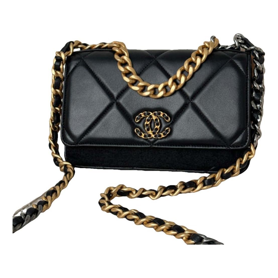 Wallet On Chain Chanel 19 leather crossbody bag