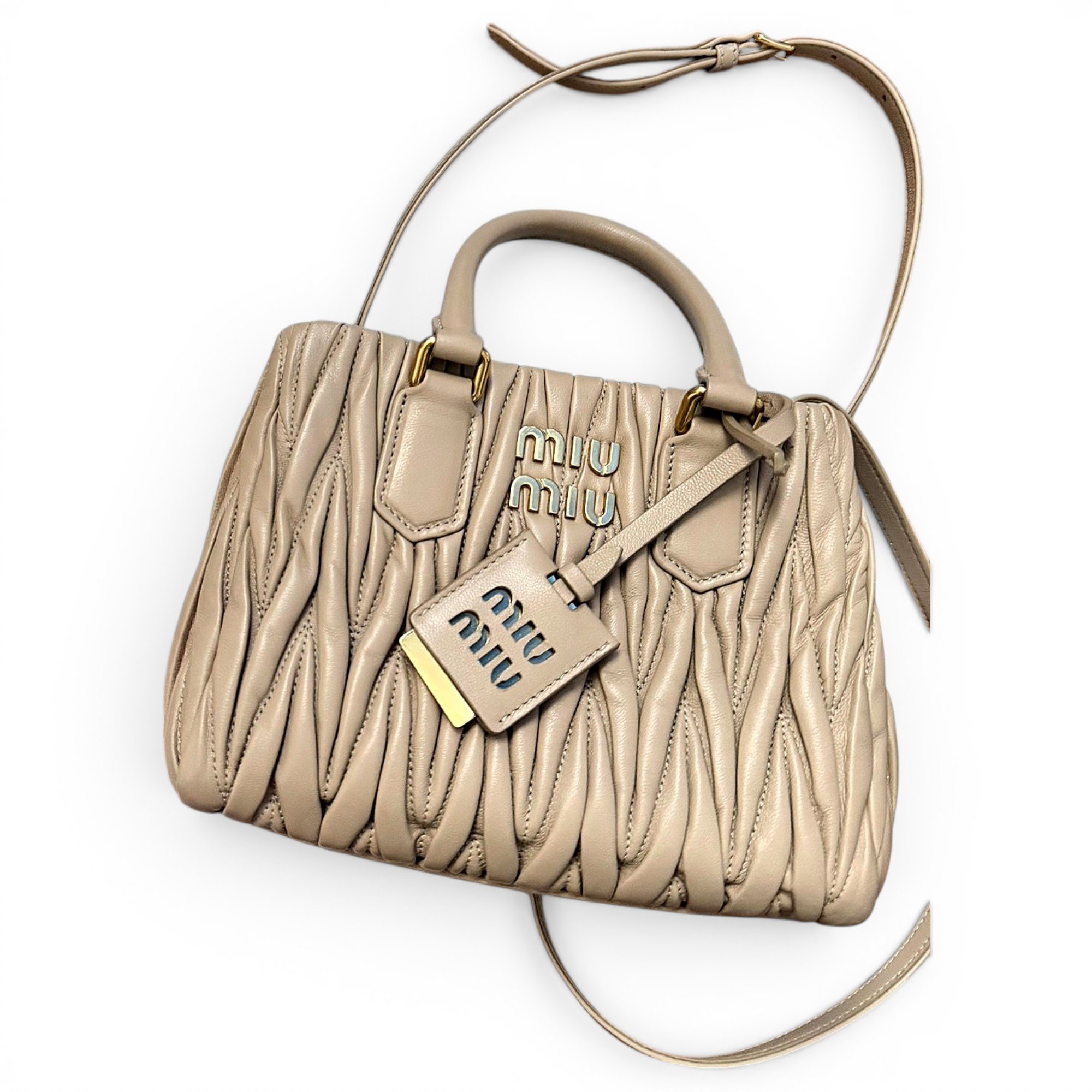 Matelassé leather handbag