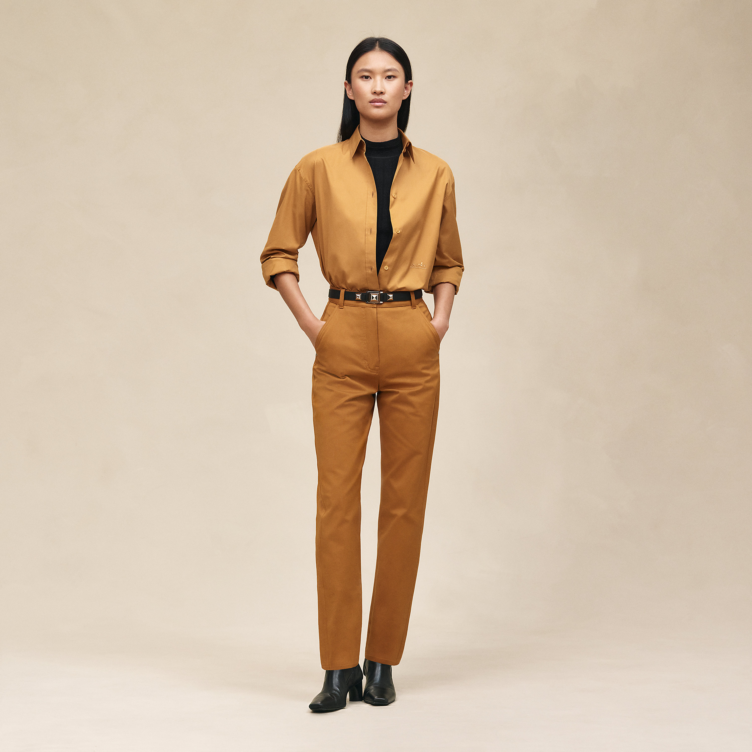 High-waisted pants