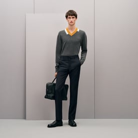 "Decoupe sellier" V-neck cashmere sweater