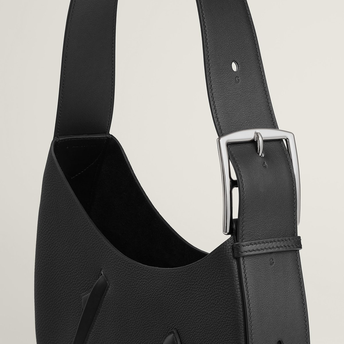 Noir Arcon Bag
