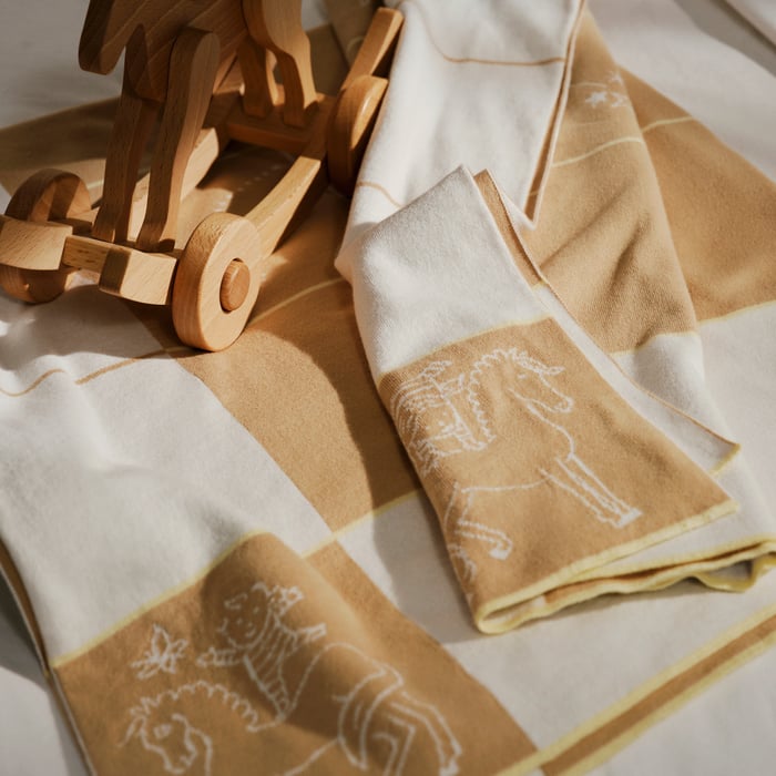 Melon Cabriole Blanket