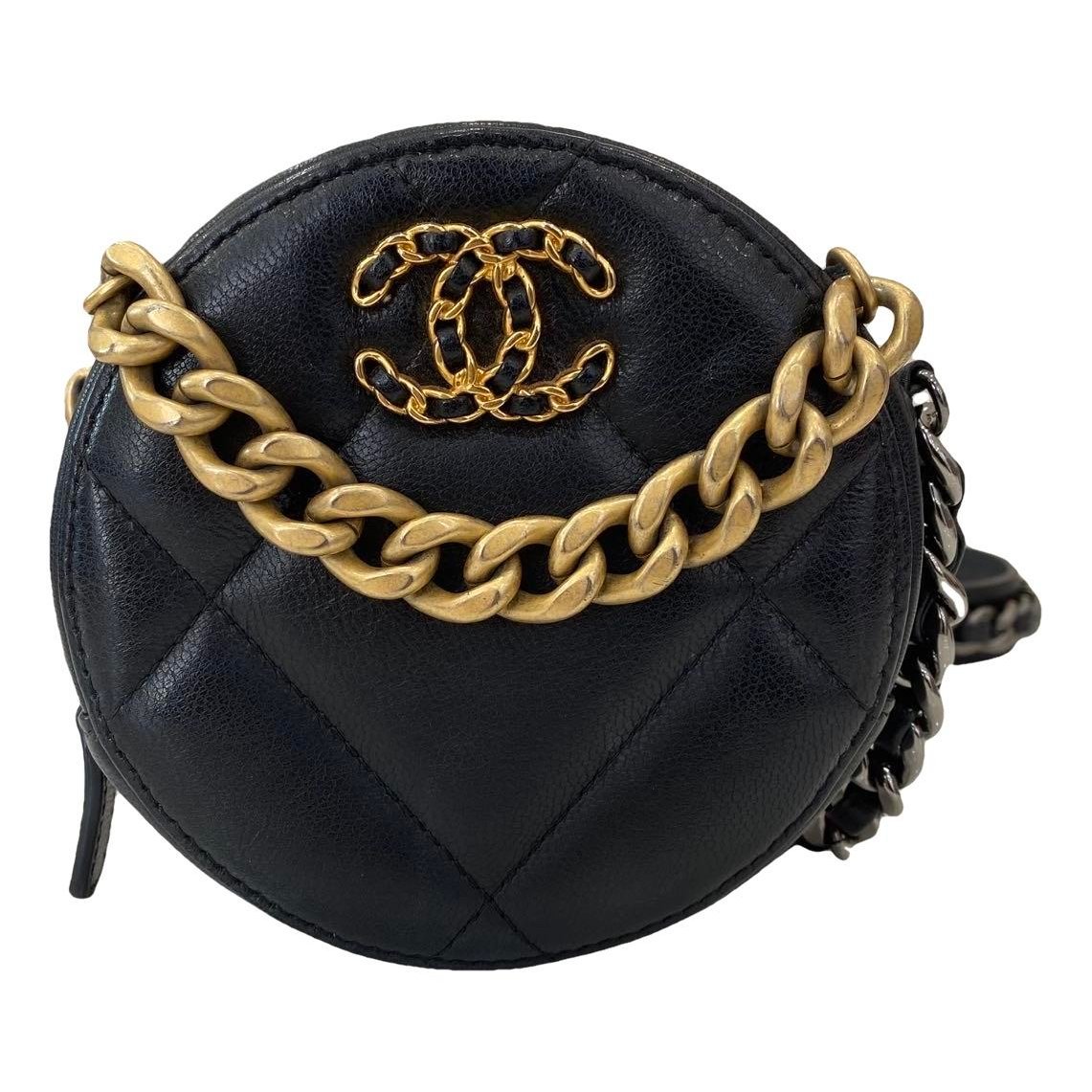 Chanel 19 leather handbag