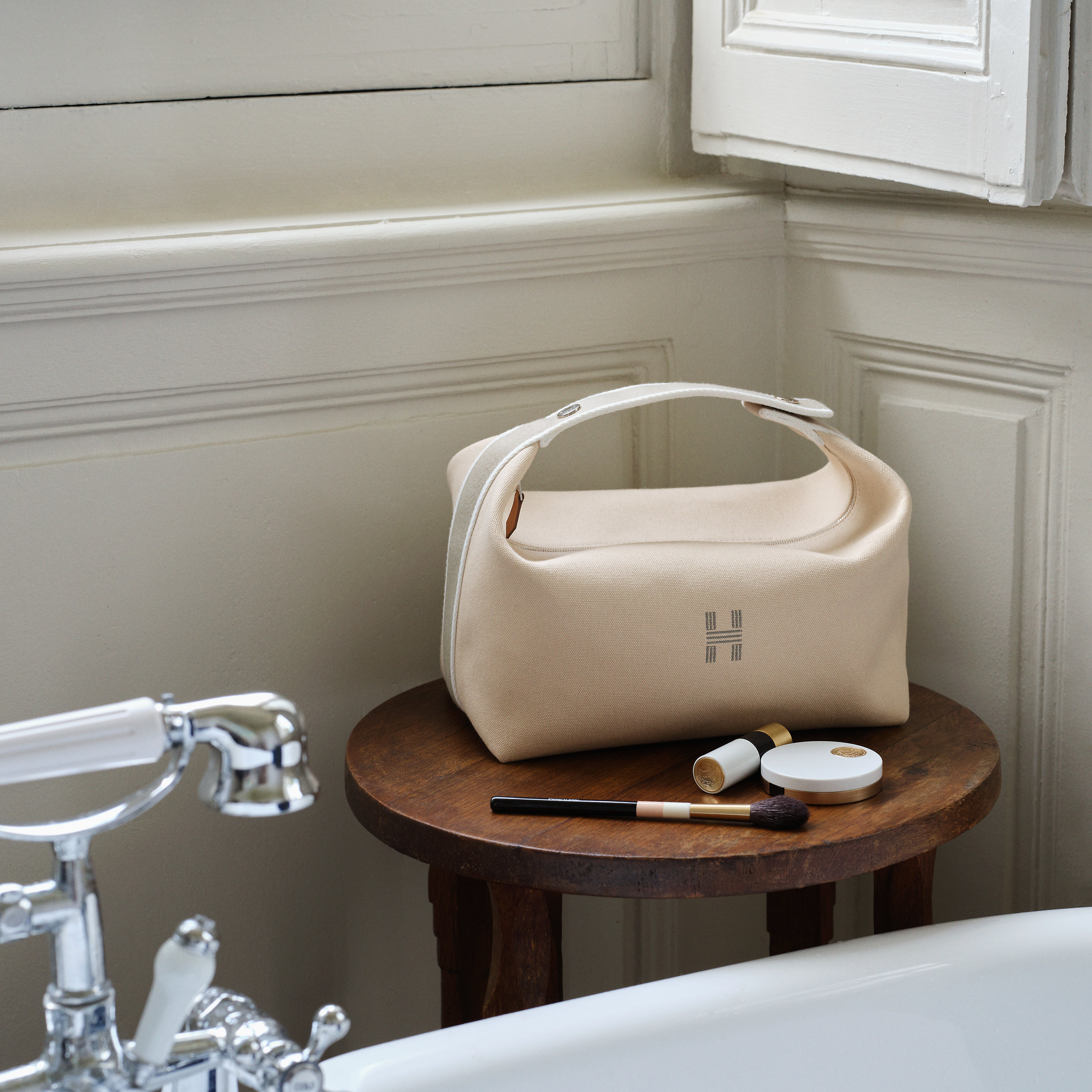 Bride A Brac Case, Large Model