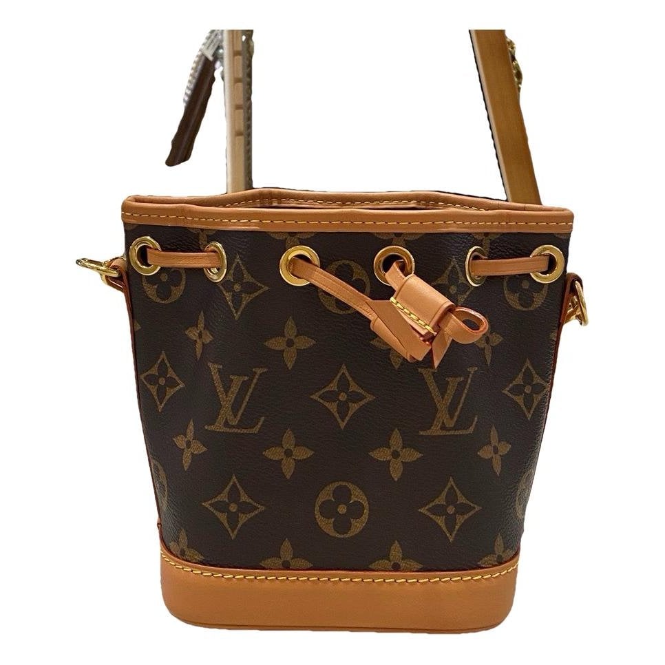 NéoNoé BB leather handbag