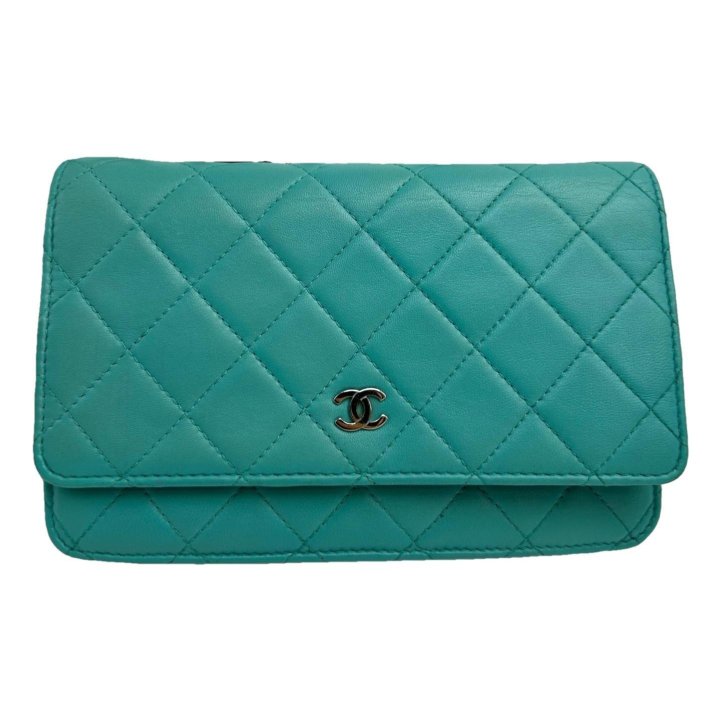 Wallet On Chain Timeless/Classique leather crossbody bag
