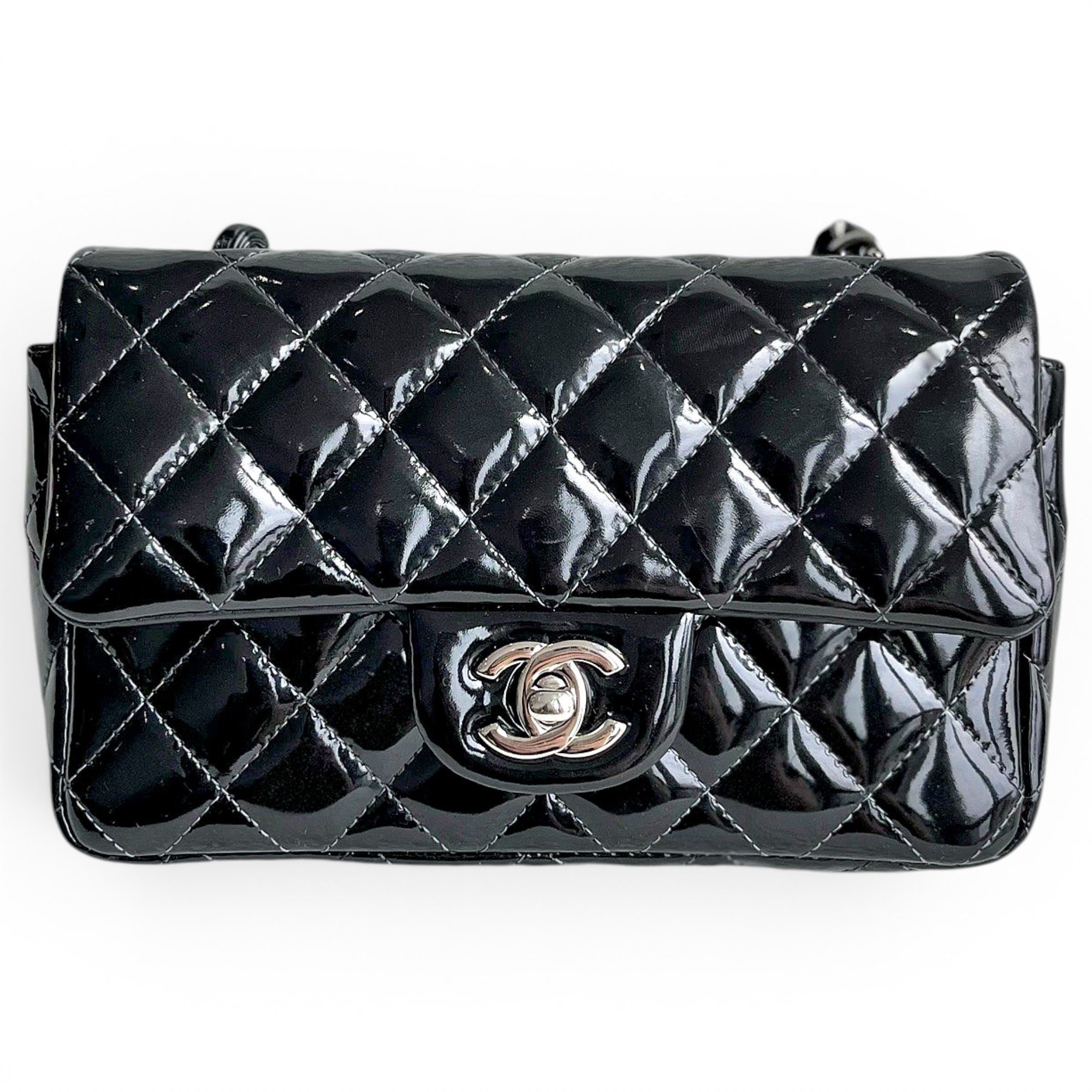 Timeless/Classique patent leather crossbody bag
