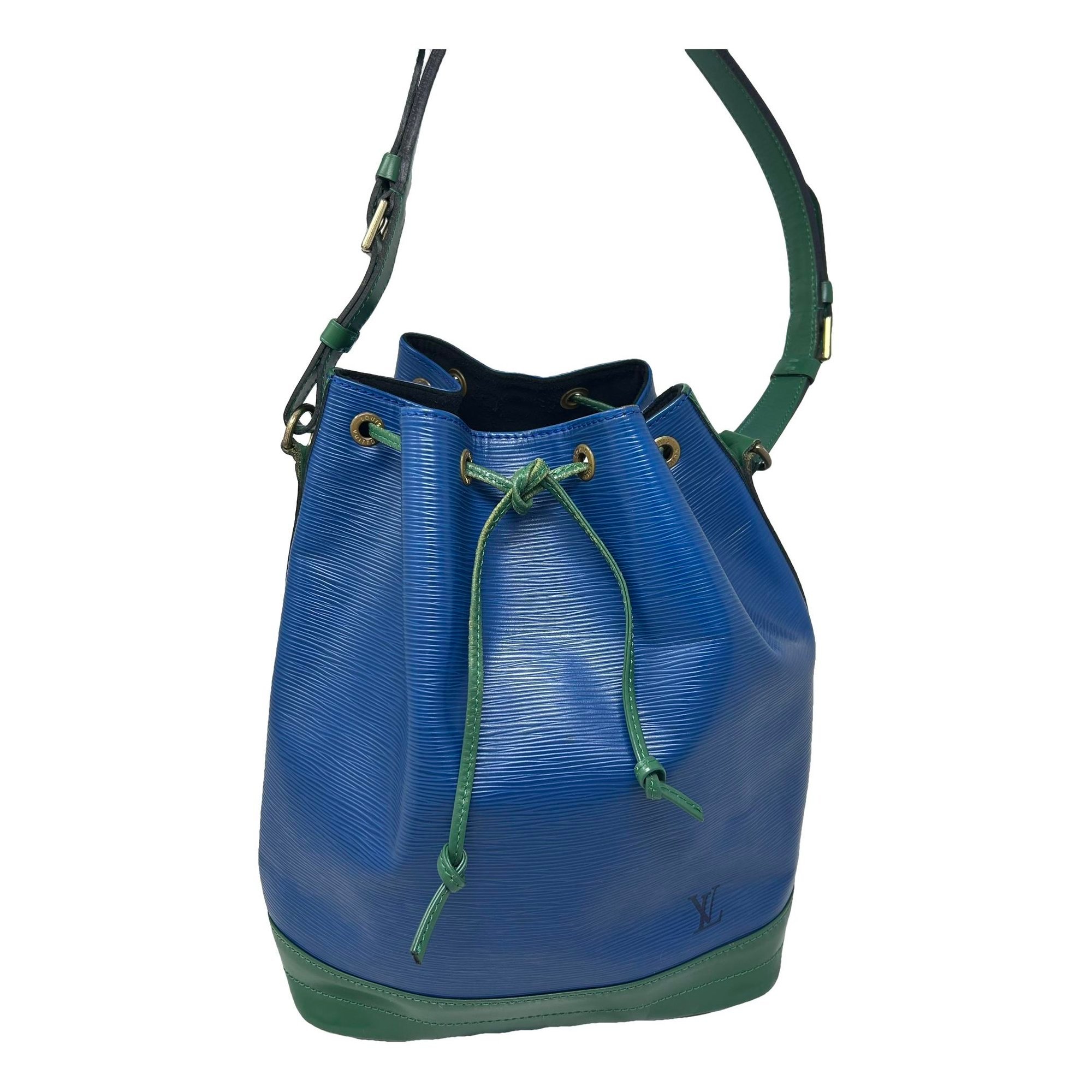 Lockme Bucket leather handbag