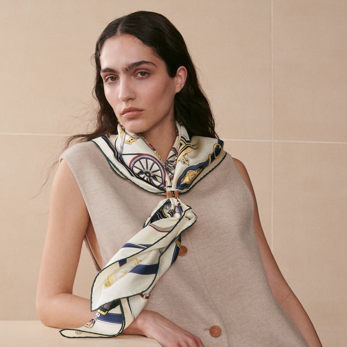 Stately Wheels Scarf 90