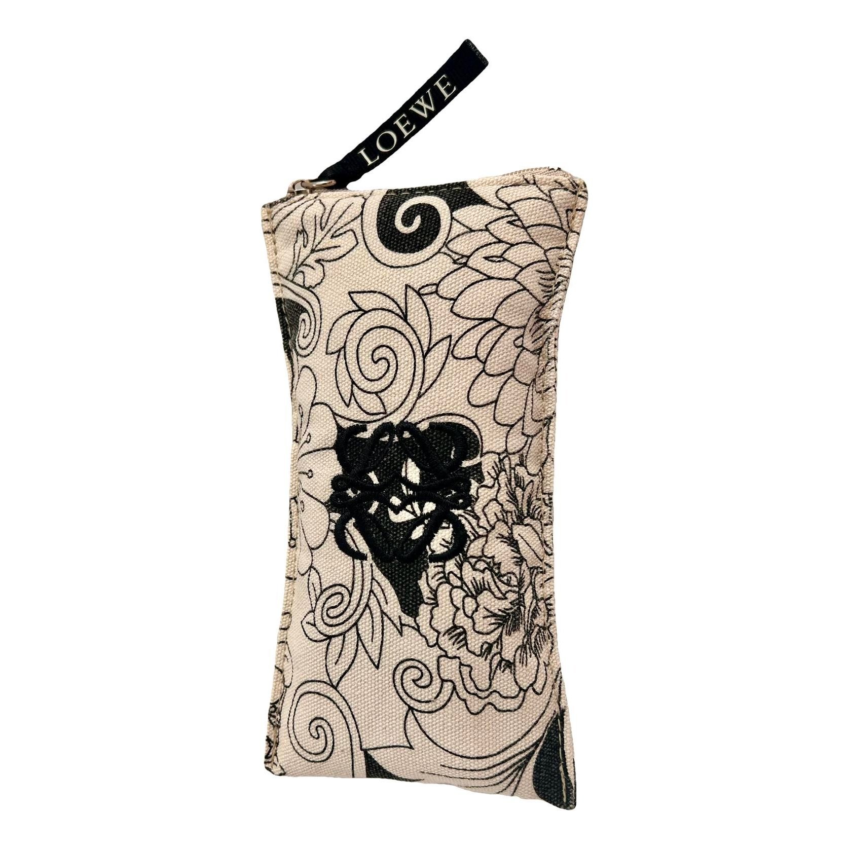 Cloth vanity case