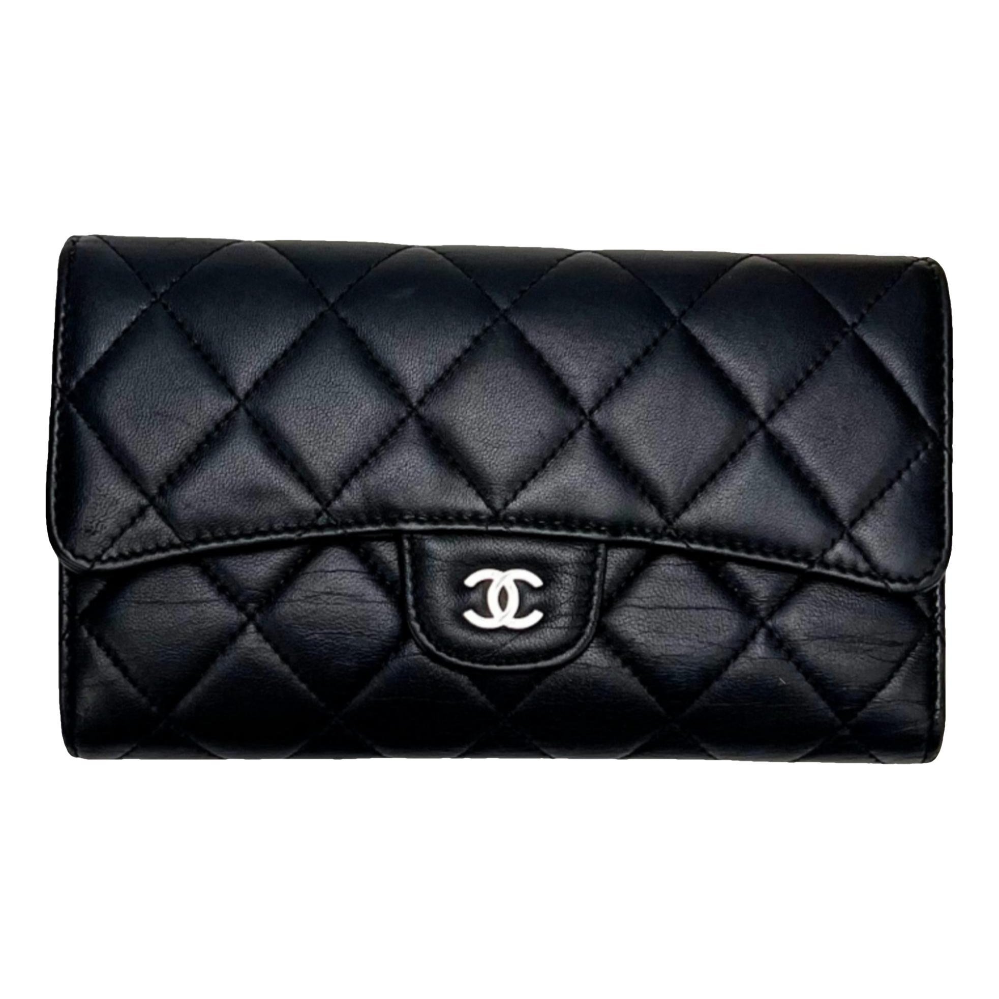 Wallet On Chain Timeless/Classique leather crossbody bag