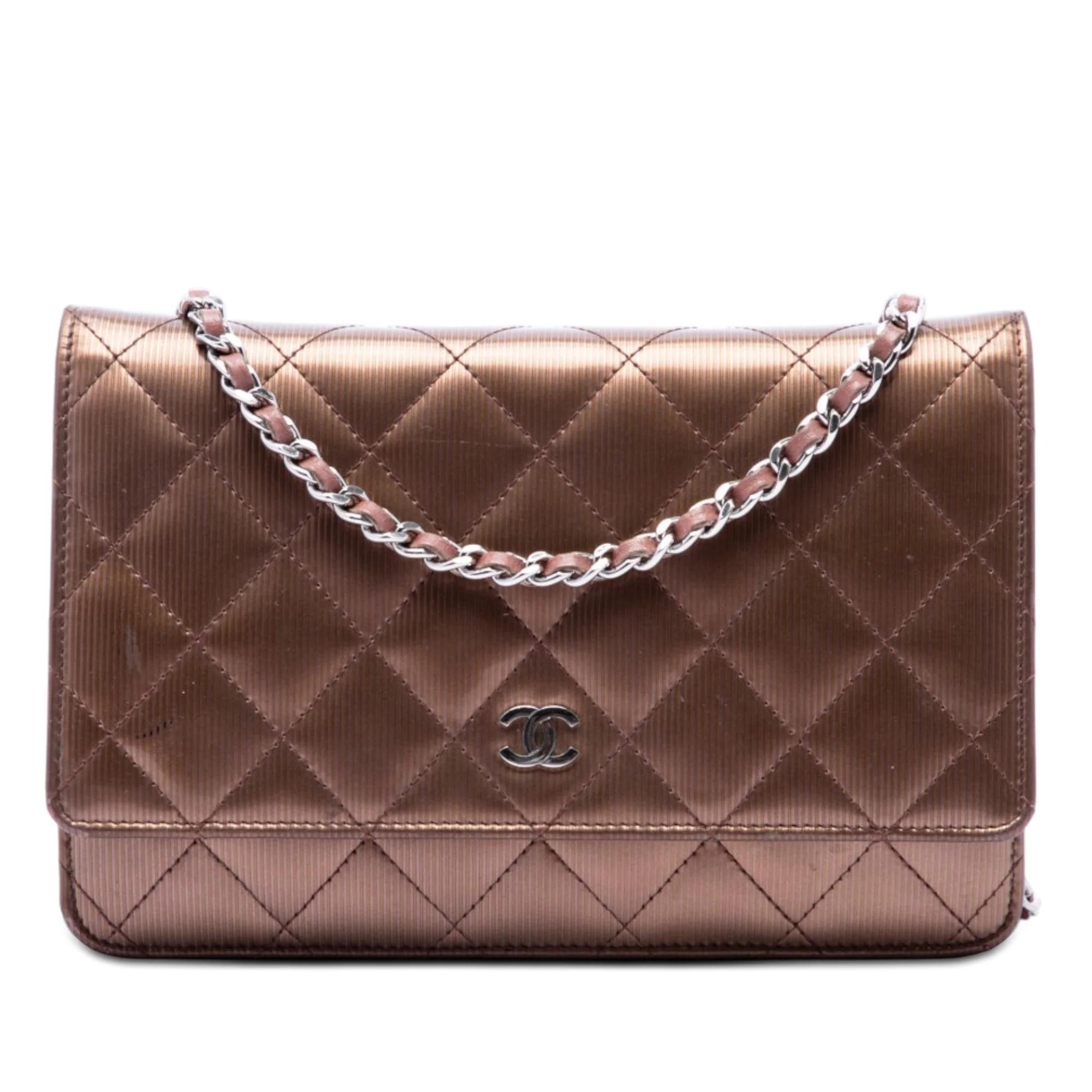 Wallet On Chain patent leather crossbody bag