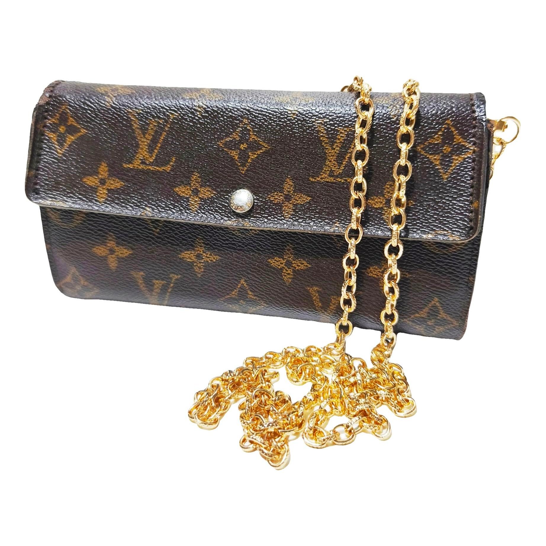Leather clutch bag