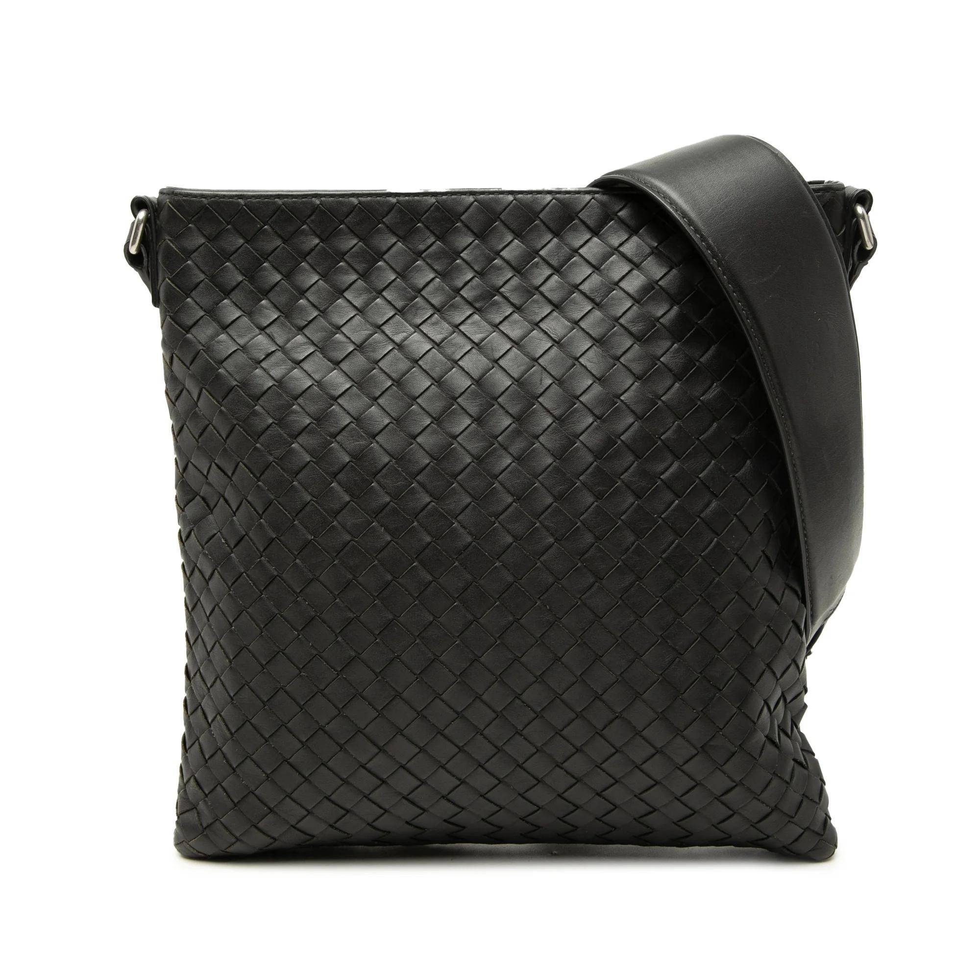 Veneta leather handbag
