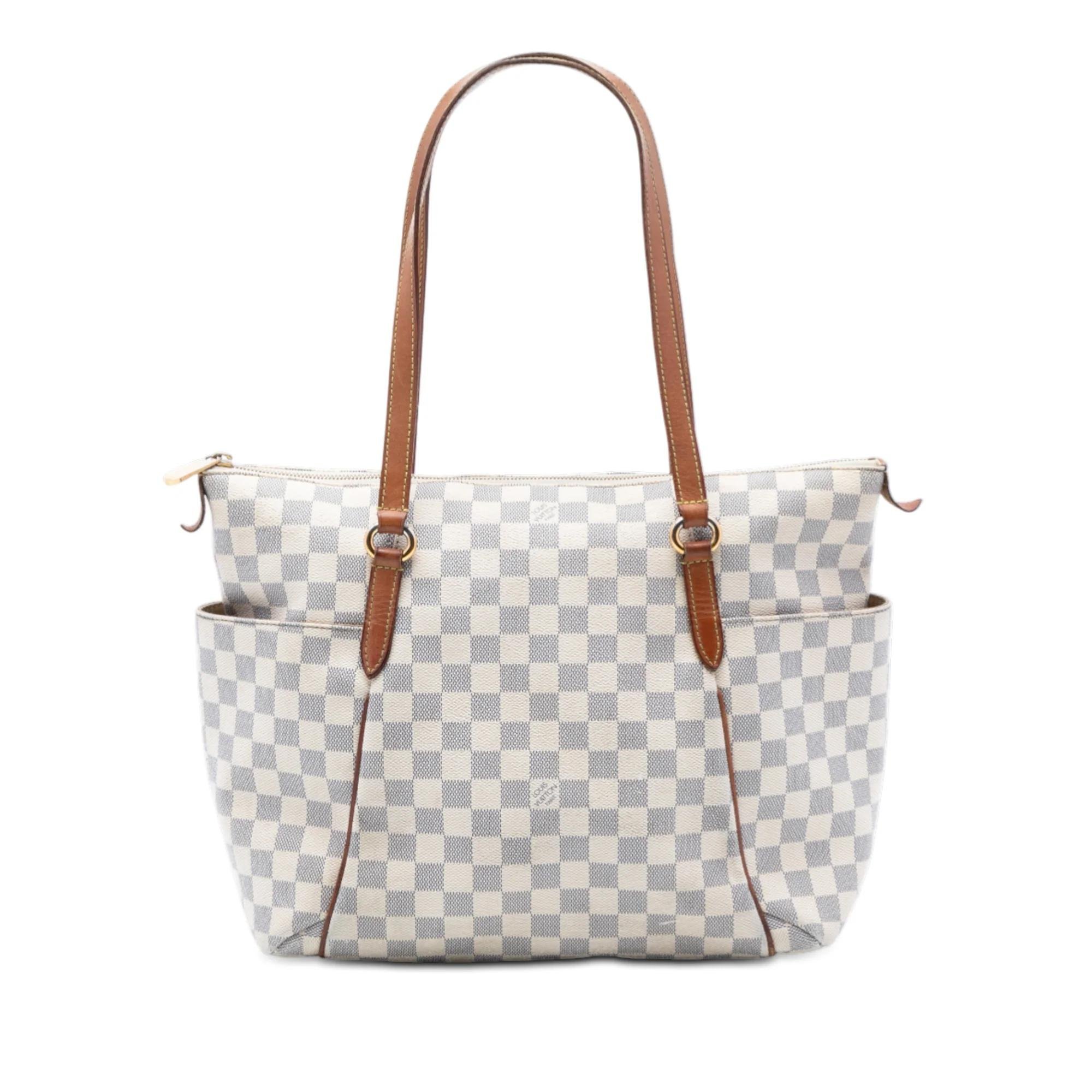 Totally leather tote