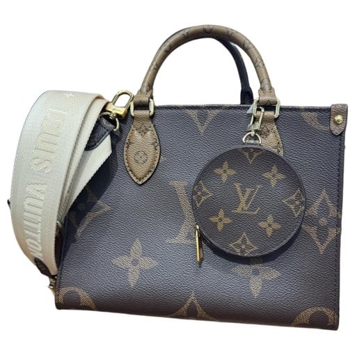 Onthego leather handbag