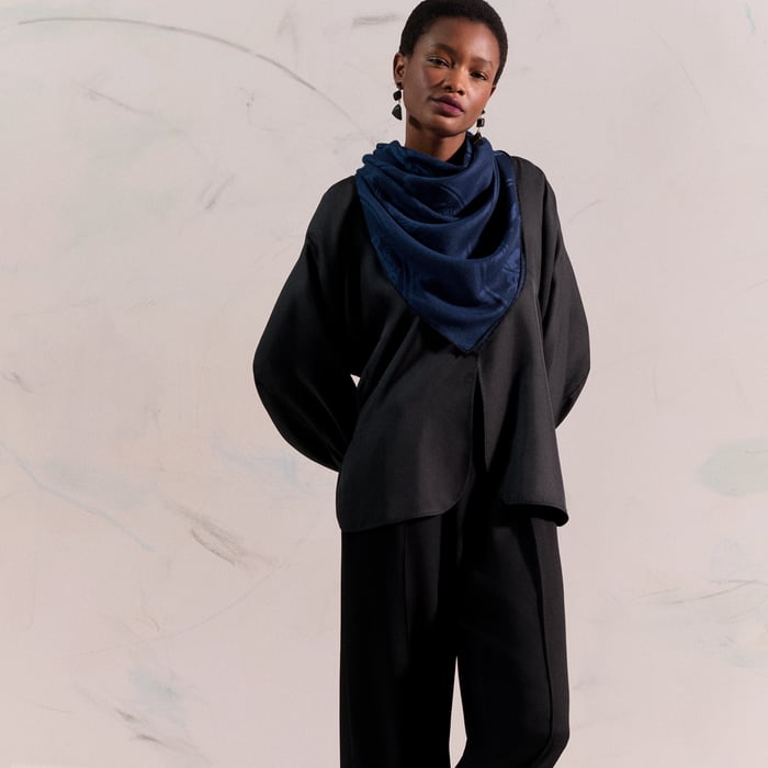 Bleu Profond New Libris Scarf 110