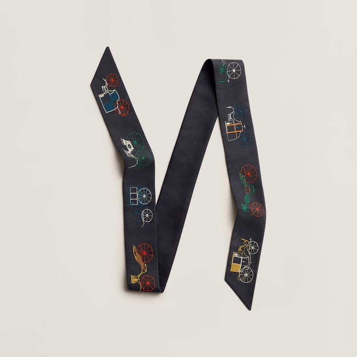 a Toute Berline ! Embroidered Long Twilly