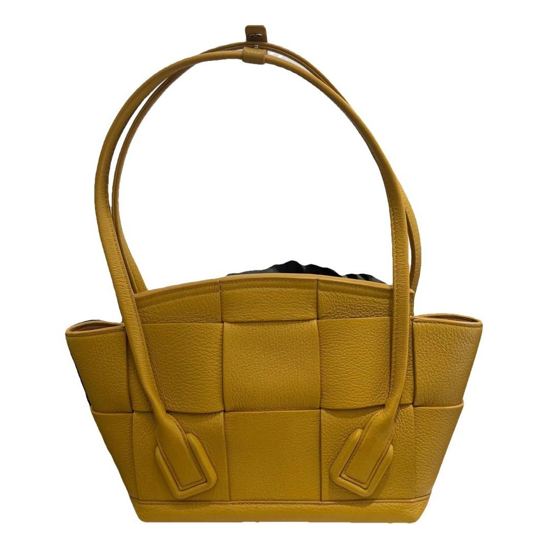 Arco leather handbag