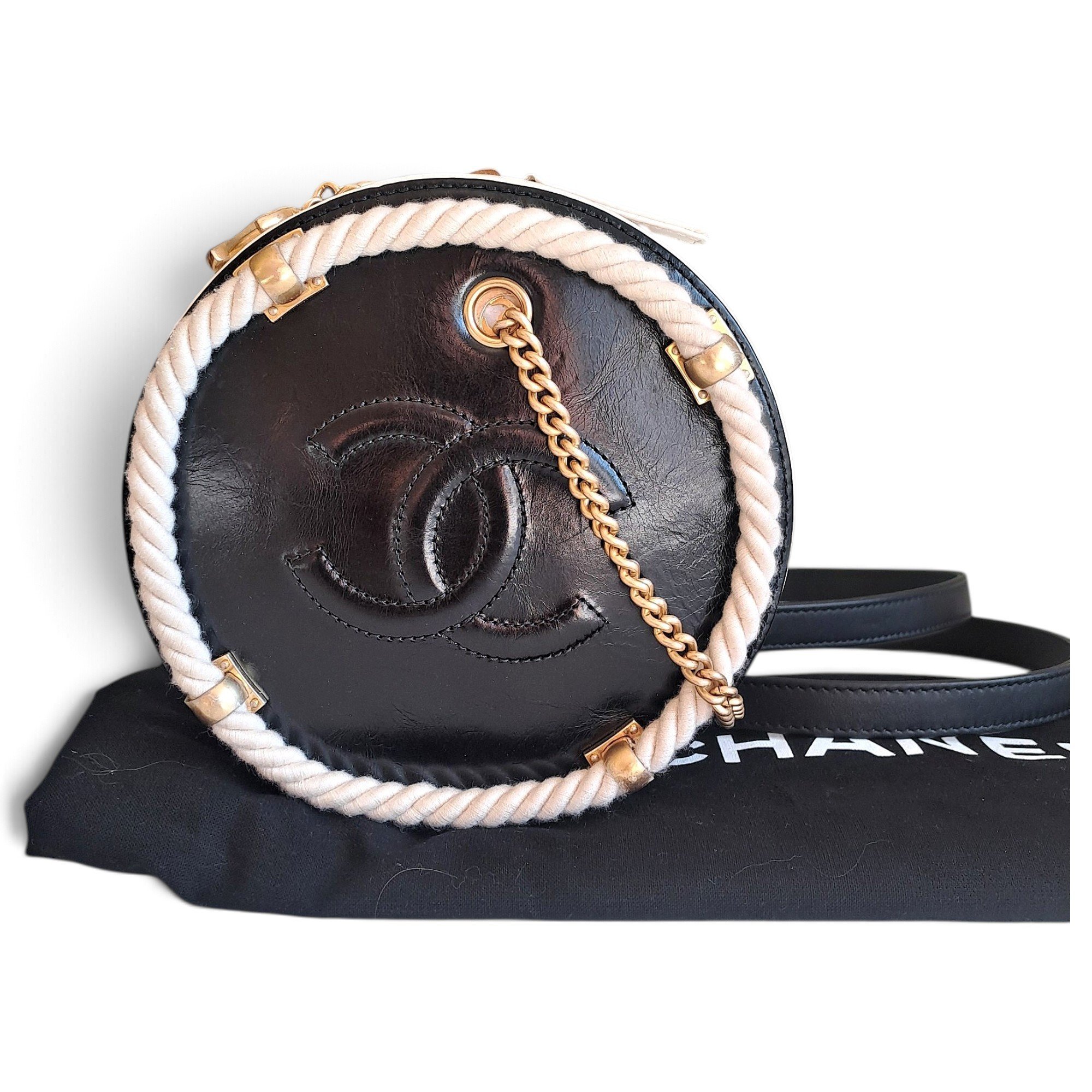 Chanel 19 leather crossbody bag