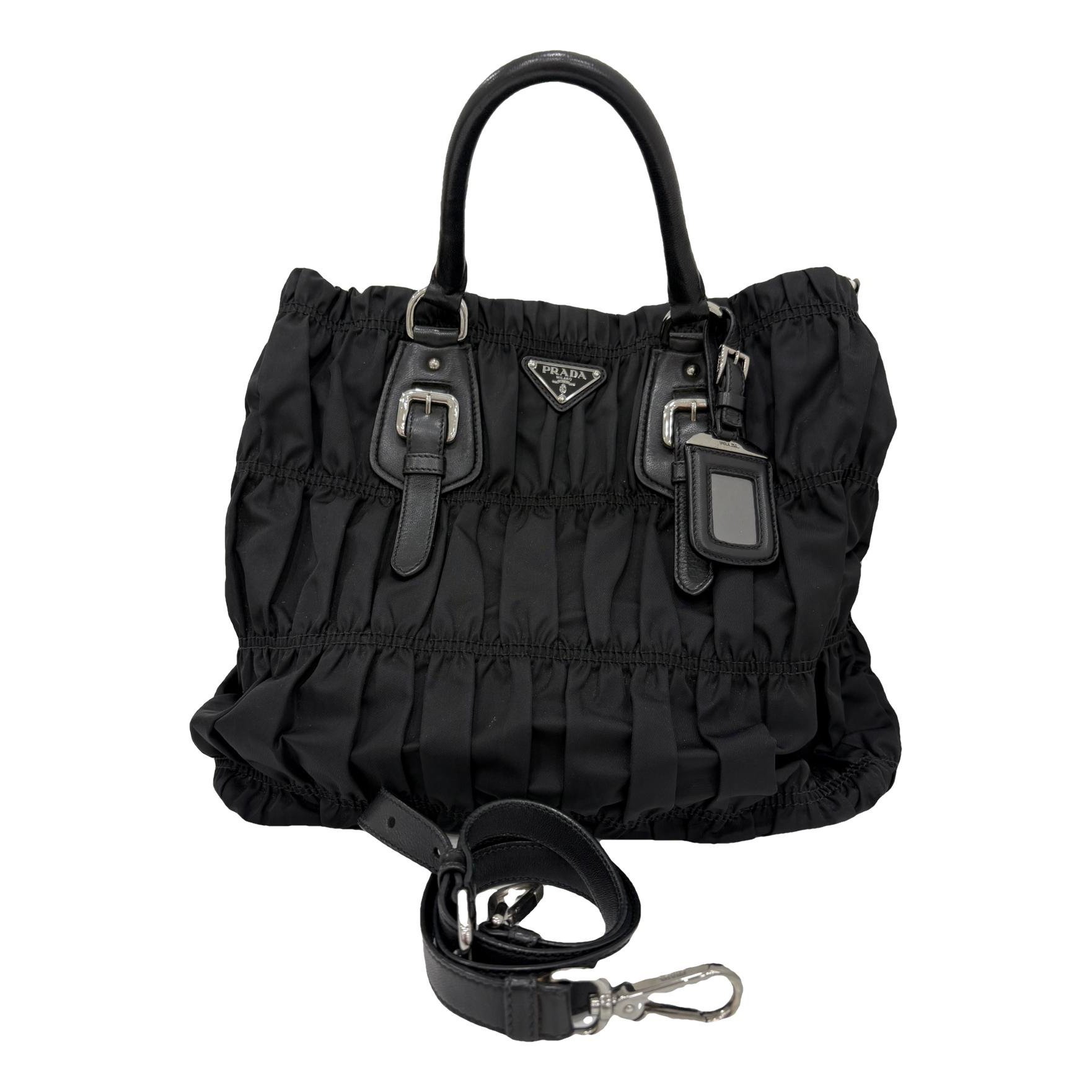 Triangle cloth handbag