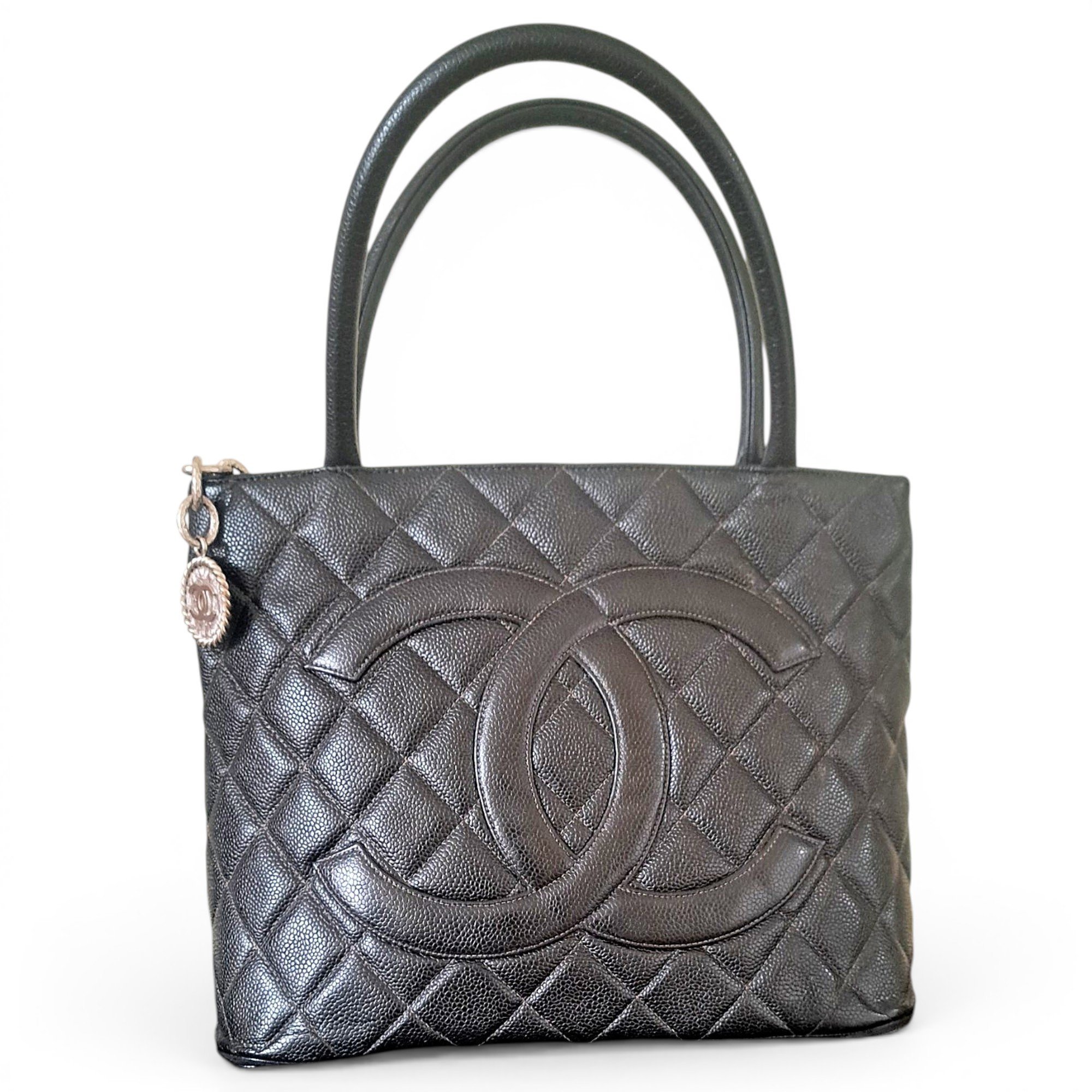 Médaillon leather tote