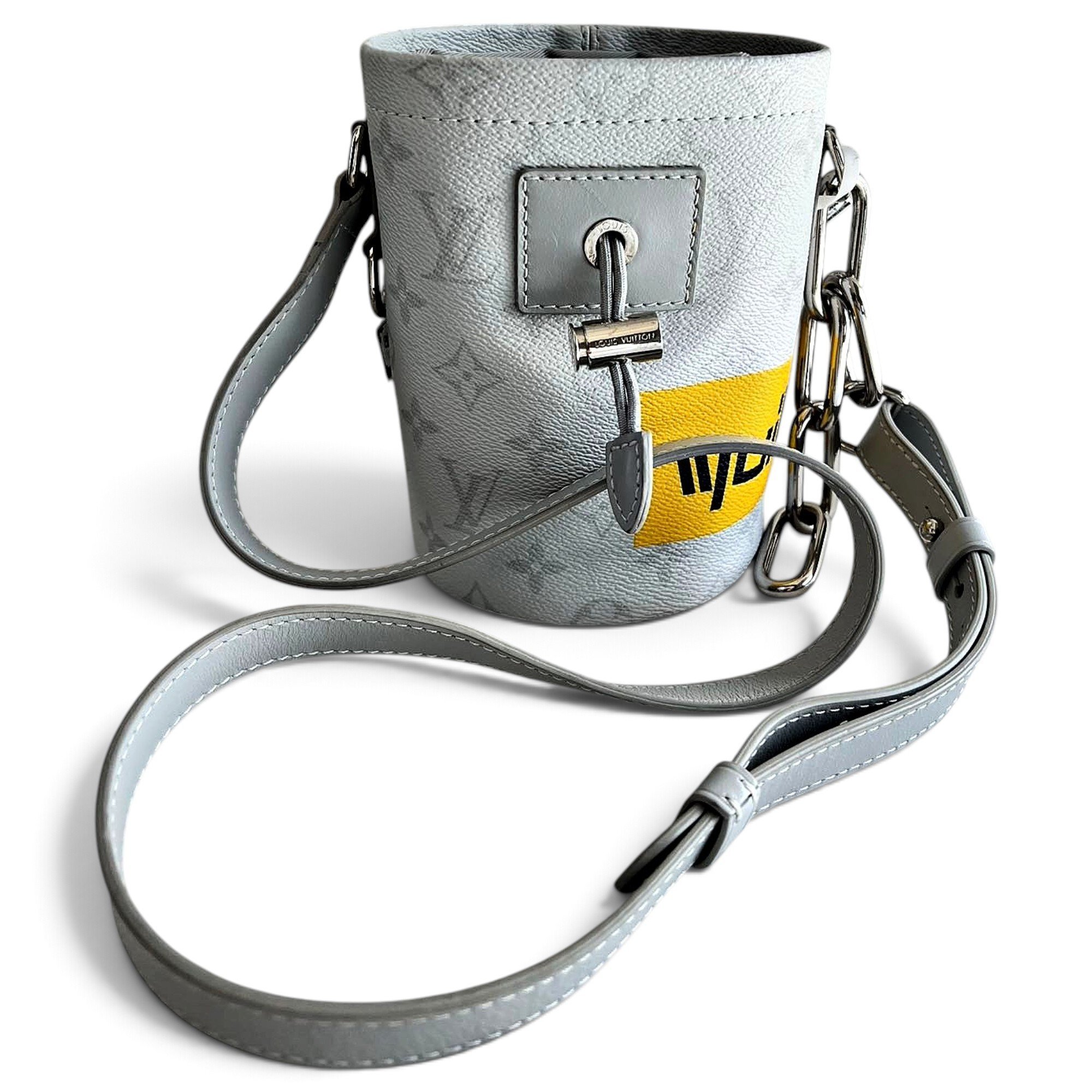 Nano Noé leather handbag