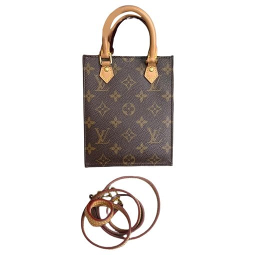 Plat leather handbag