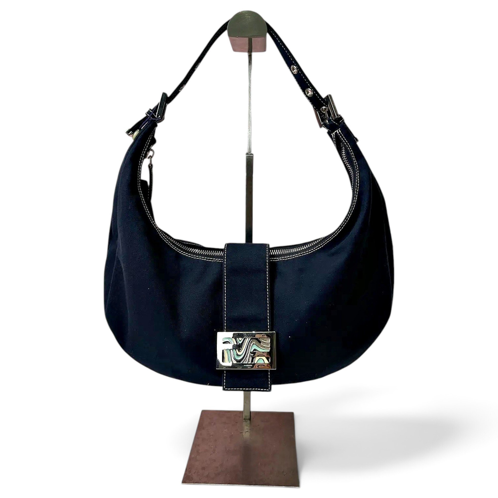 Baguette handbag