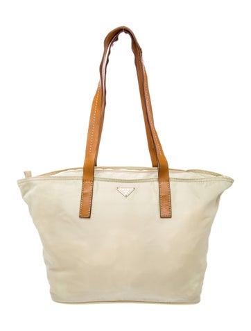 Vela Nylon Shoulder Bag