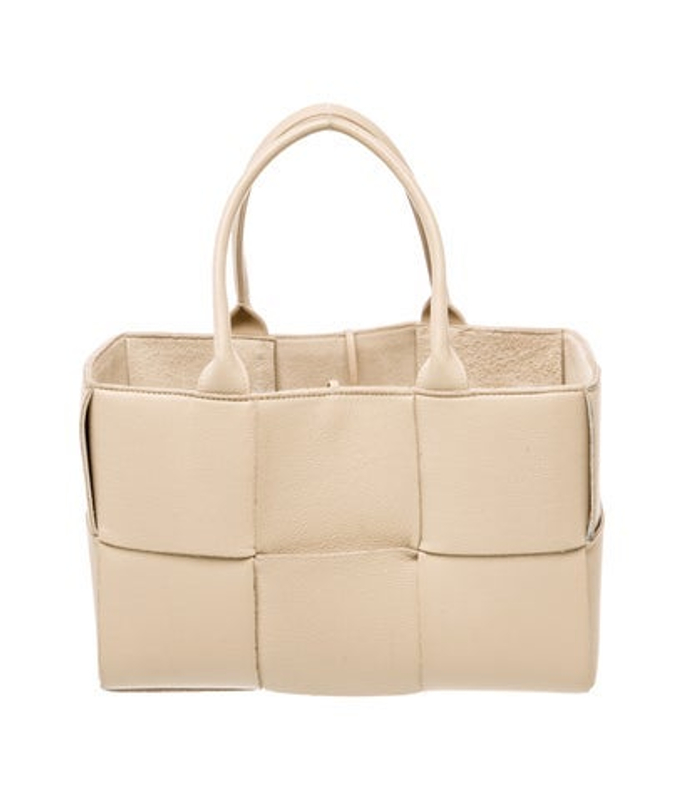 Bottega Veneta Veneta Intrecciato Arco Medium