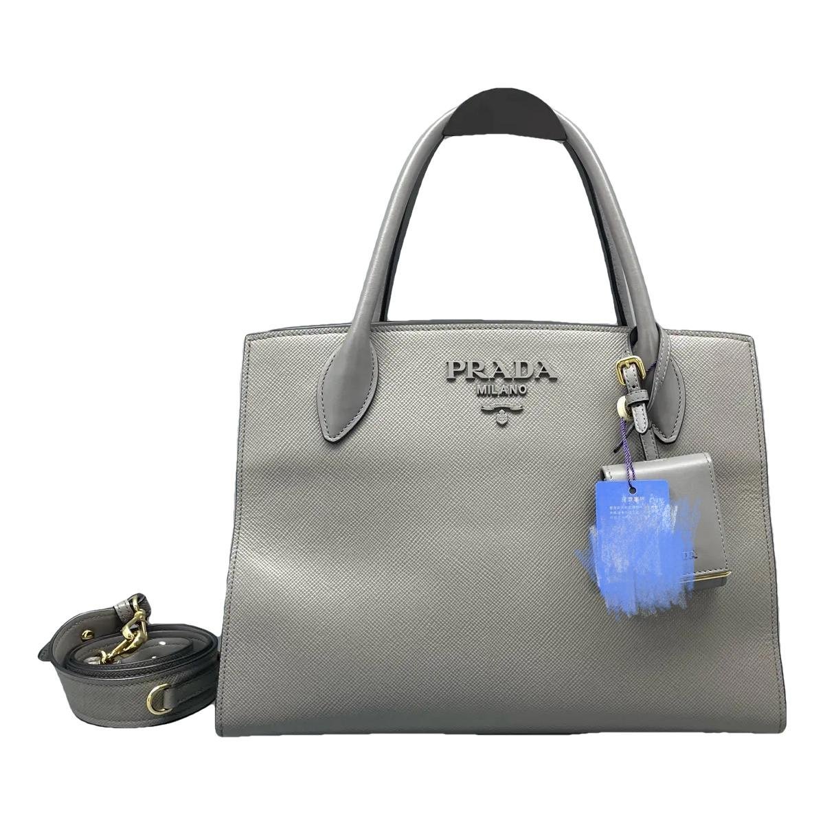 Monochrome leather handbag