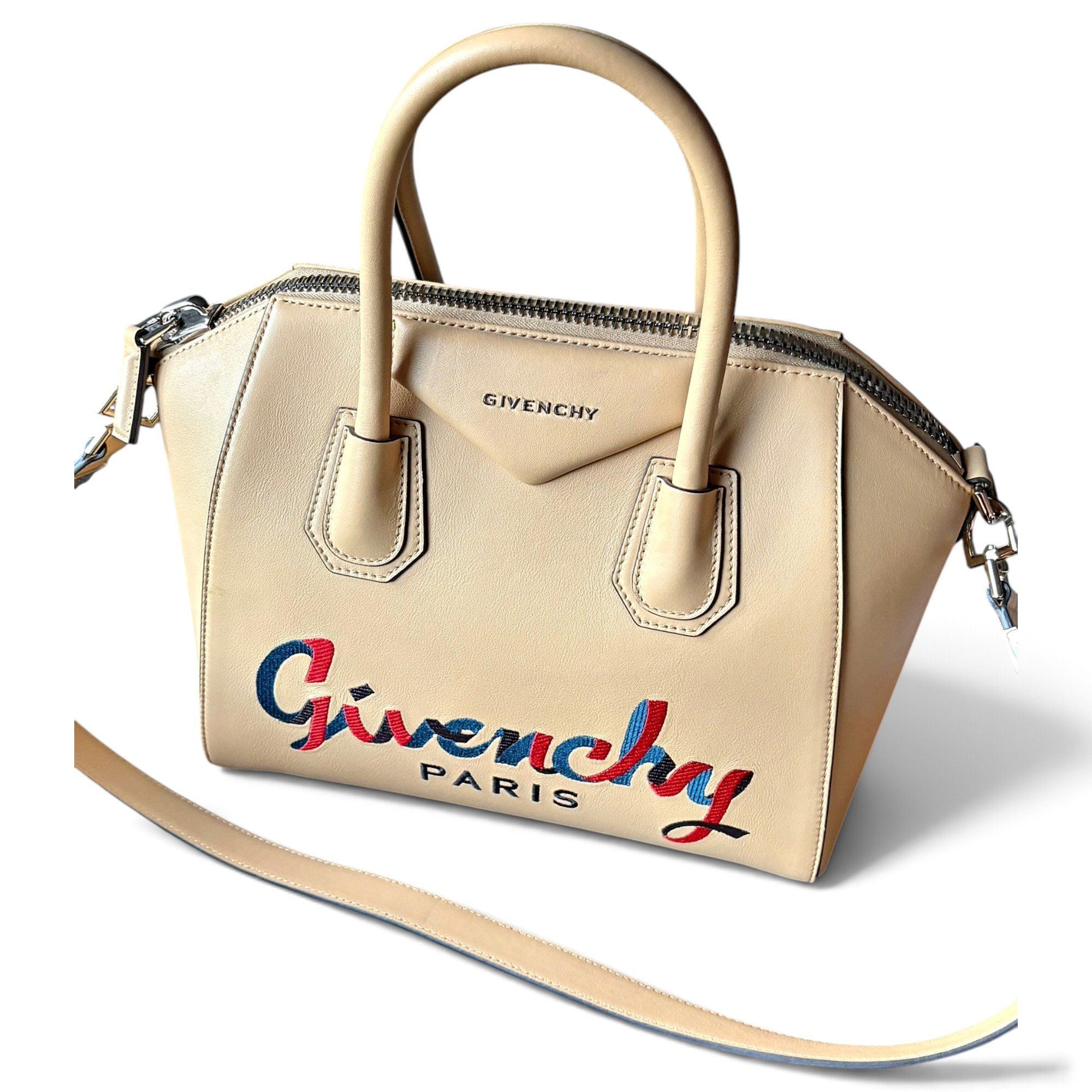 Antigona leather handbag