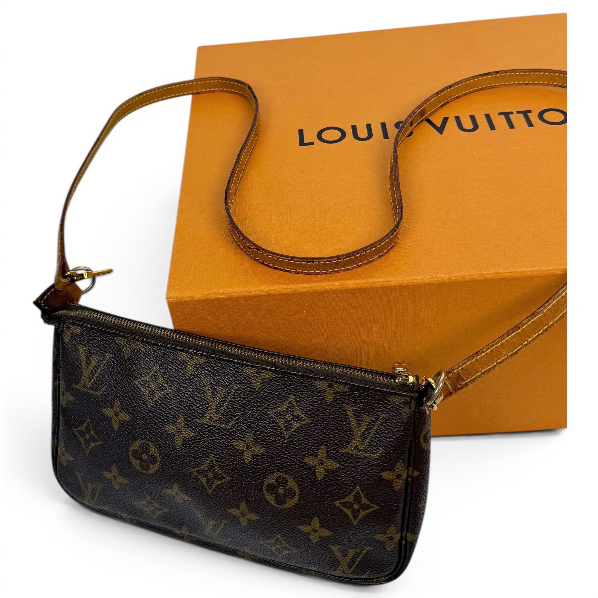 Pochette Accessoire leather handbag