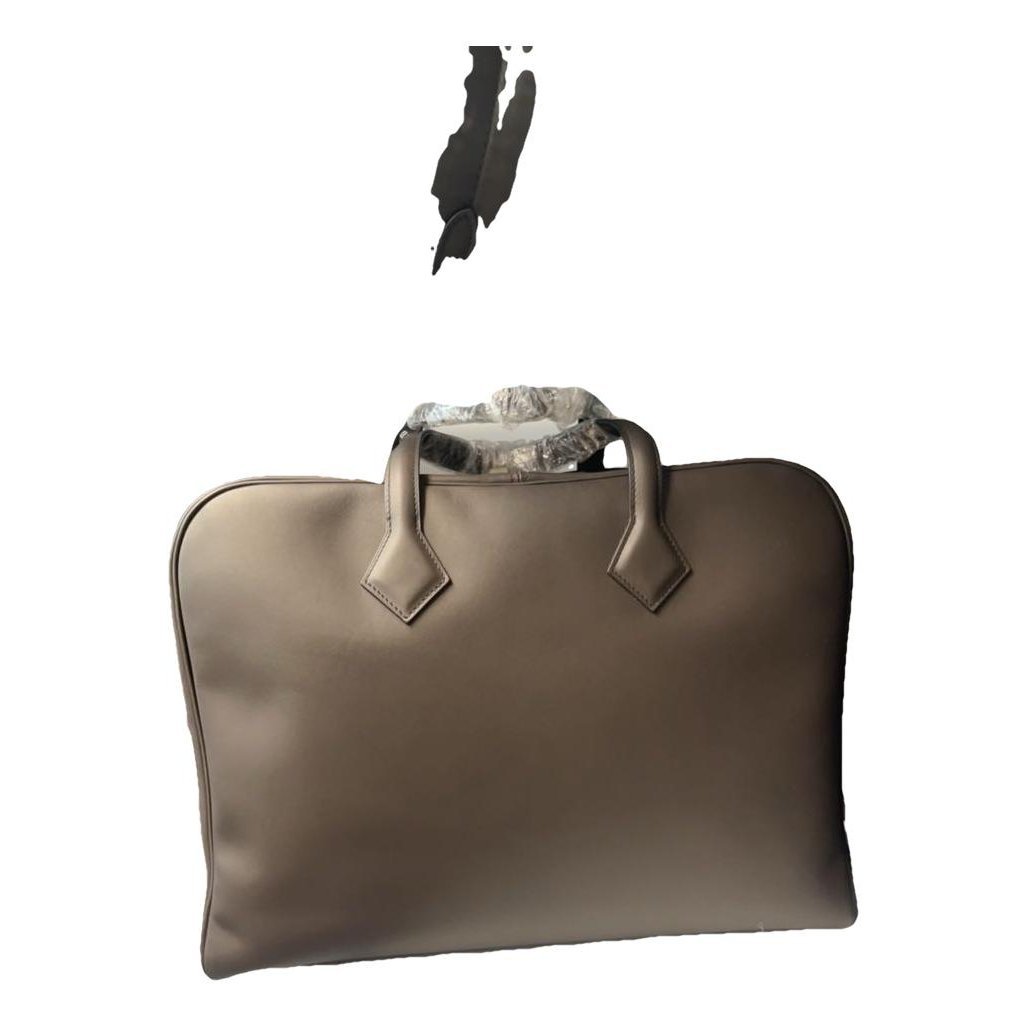 Victoria leather handbag