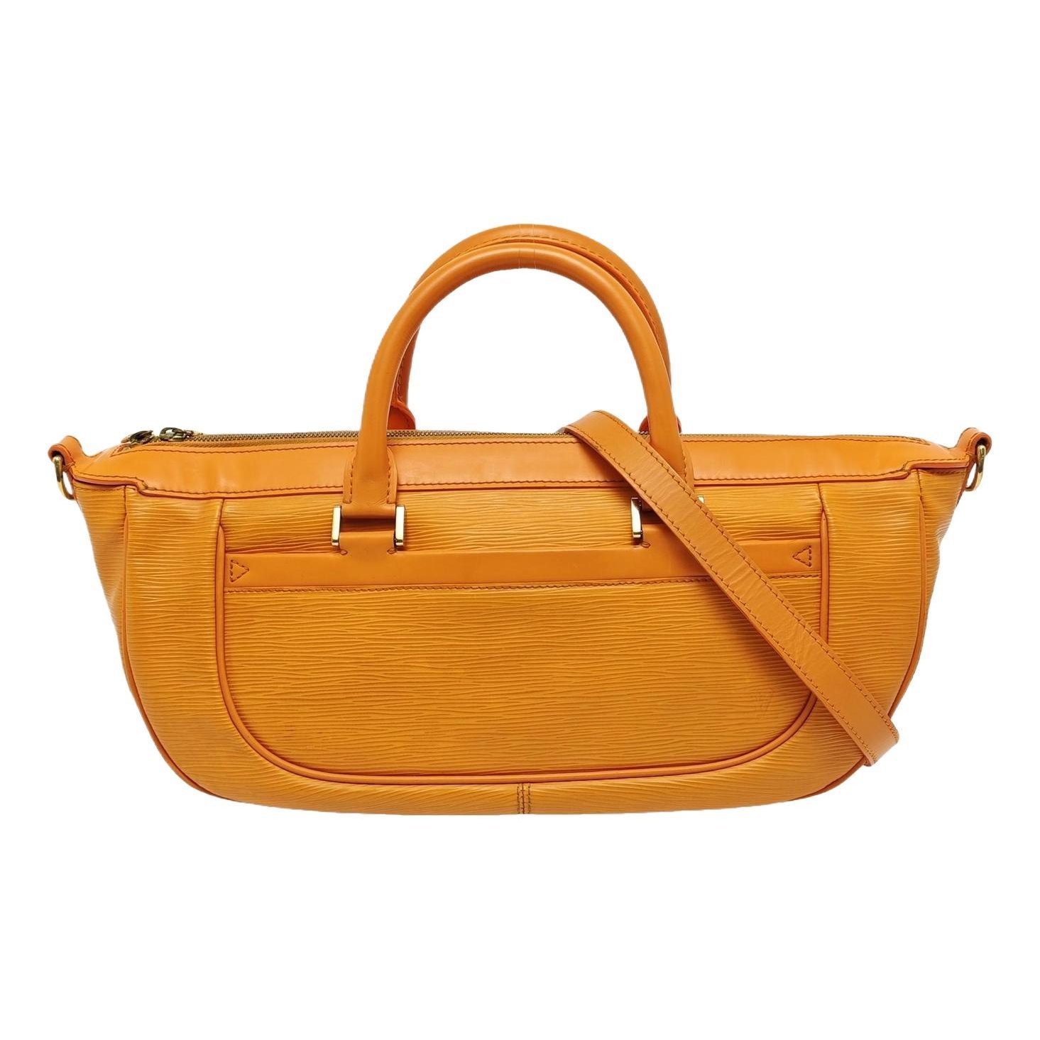 Dhanura leather handbag