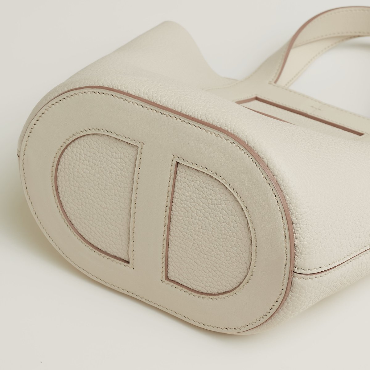 Béton Hermès In-the-loop 18 Bag