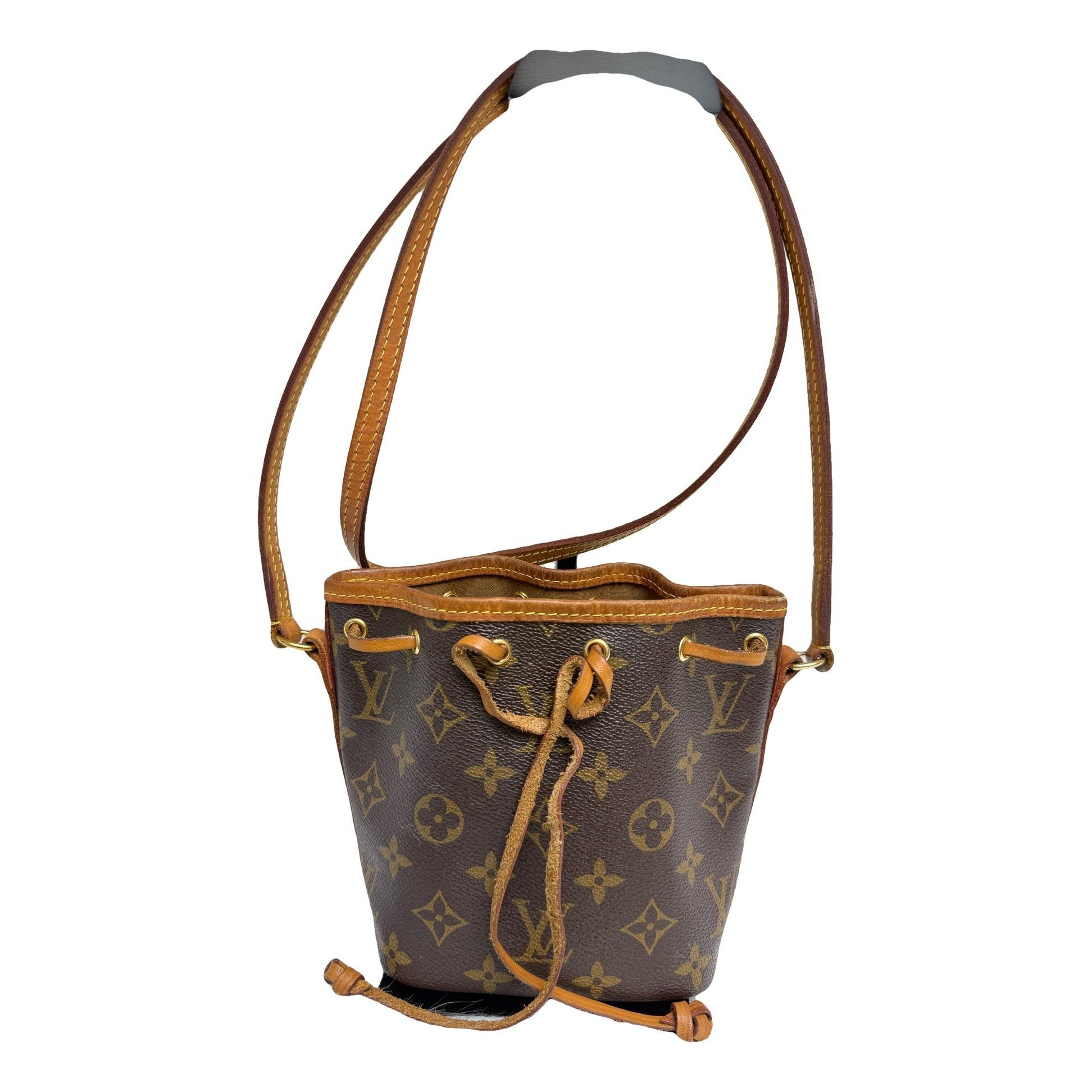 Louis Vuitton Nano Noé leather handbag
