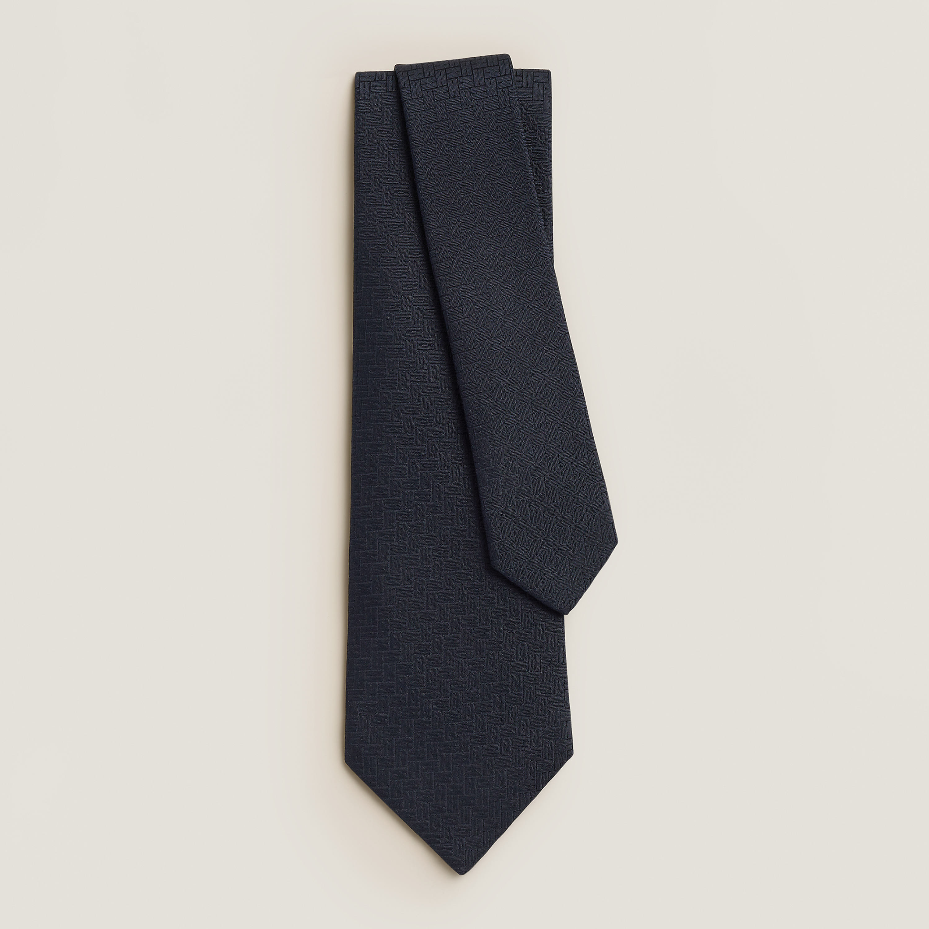 Faconnee H 24 tie