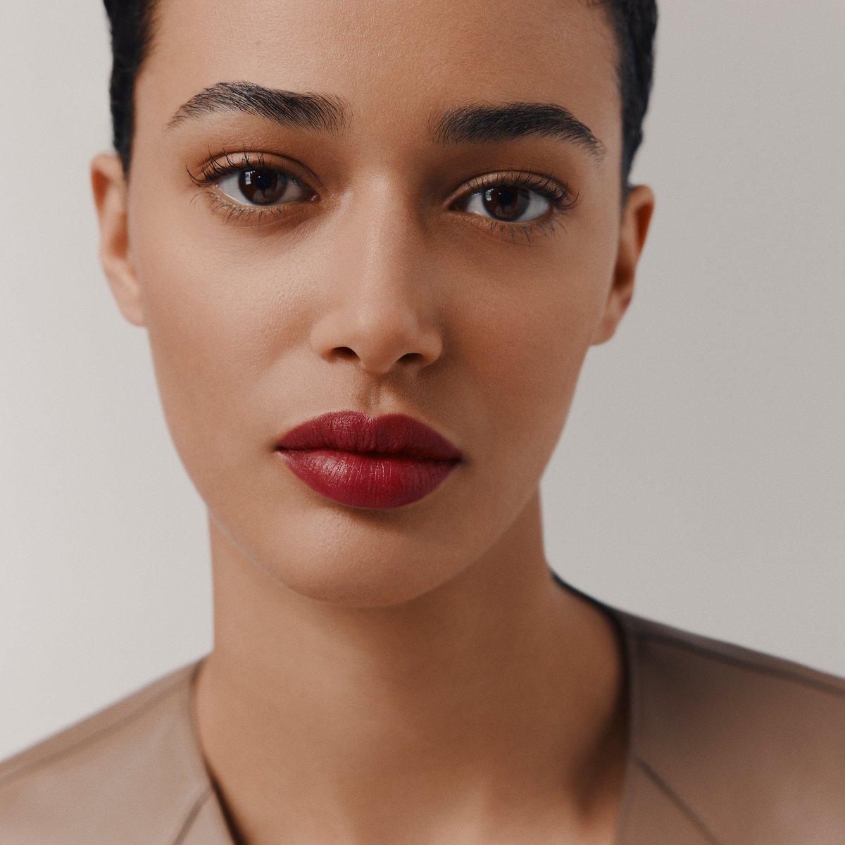 85 – rouge H Satin Lipstick, Rouge H