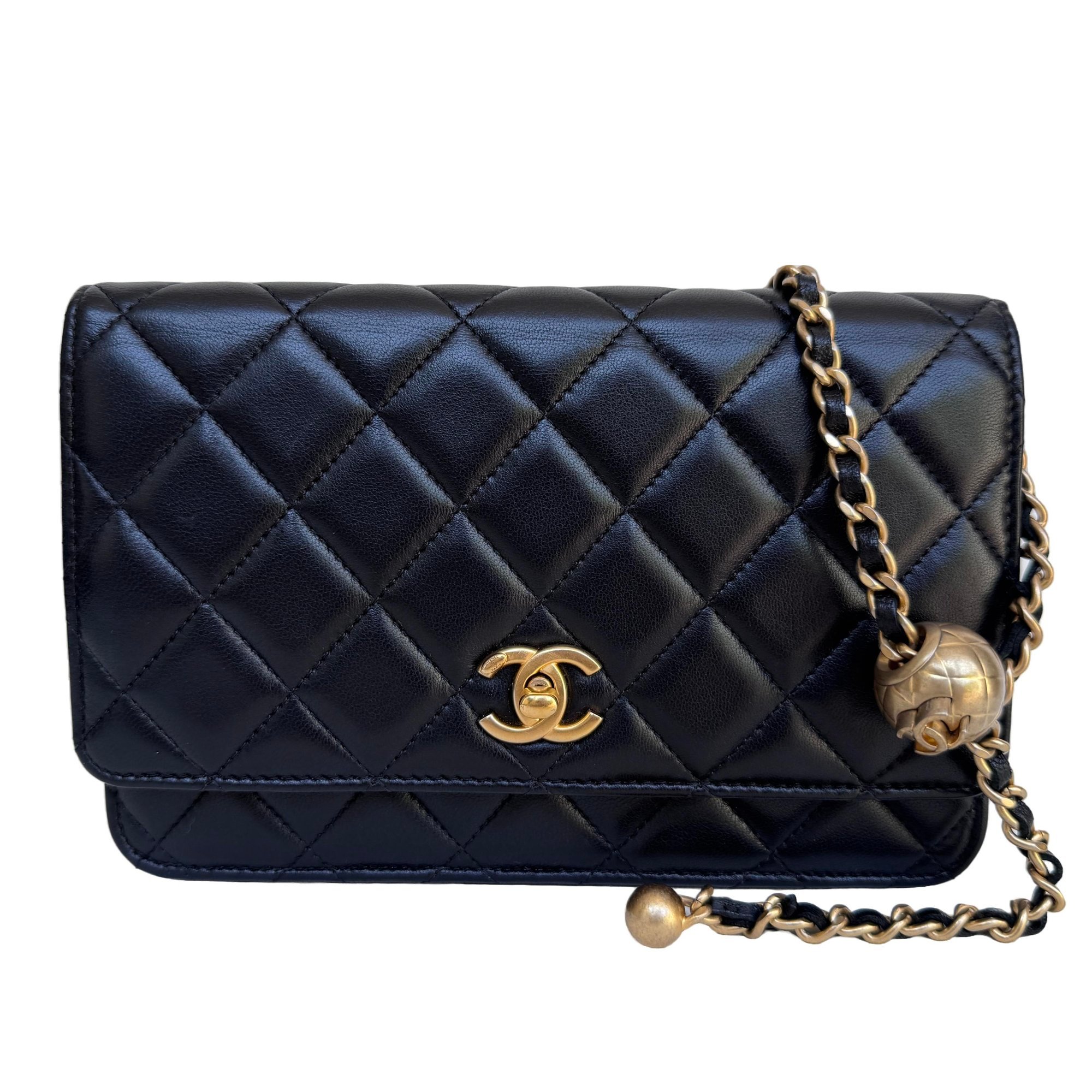 Wallet On Chain Timeless/Classique leather crossbody bag