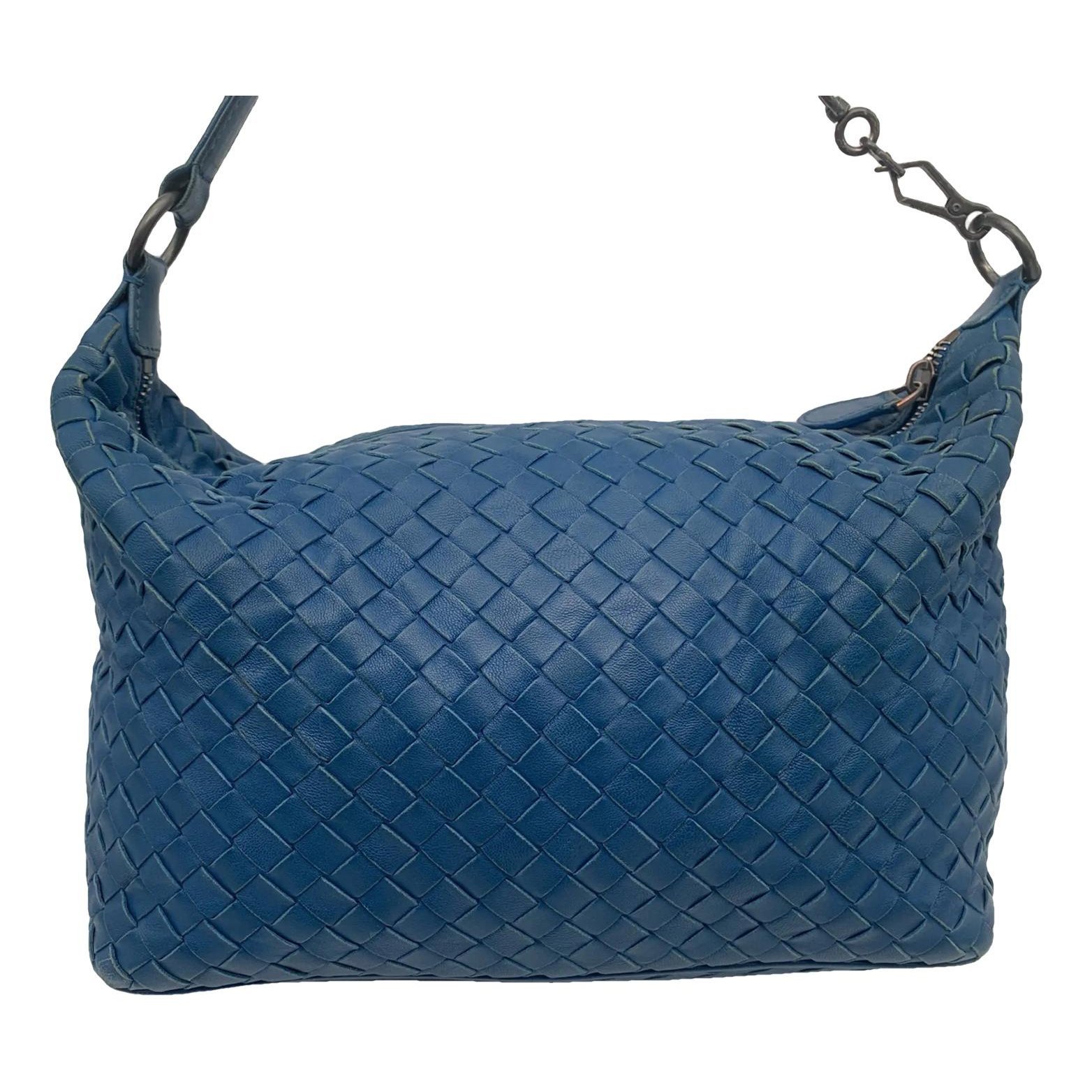 Veneta leather handbag