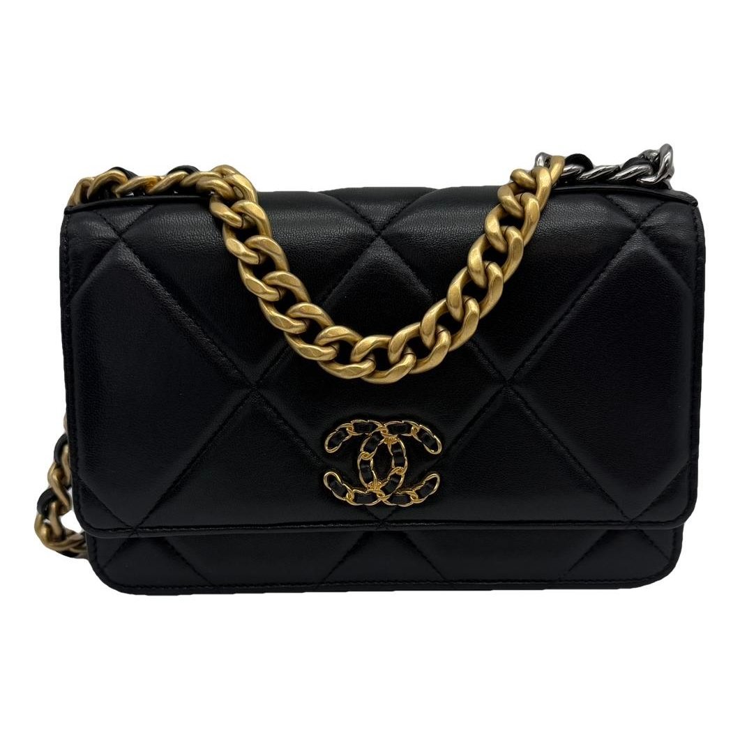 Wallet On Chain Chanel 19 leather handbag