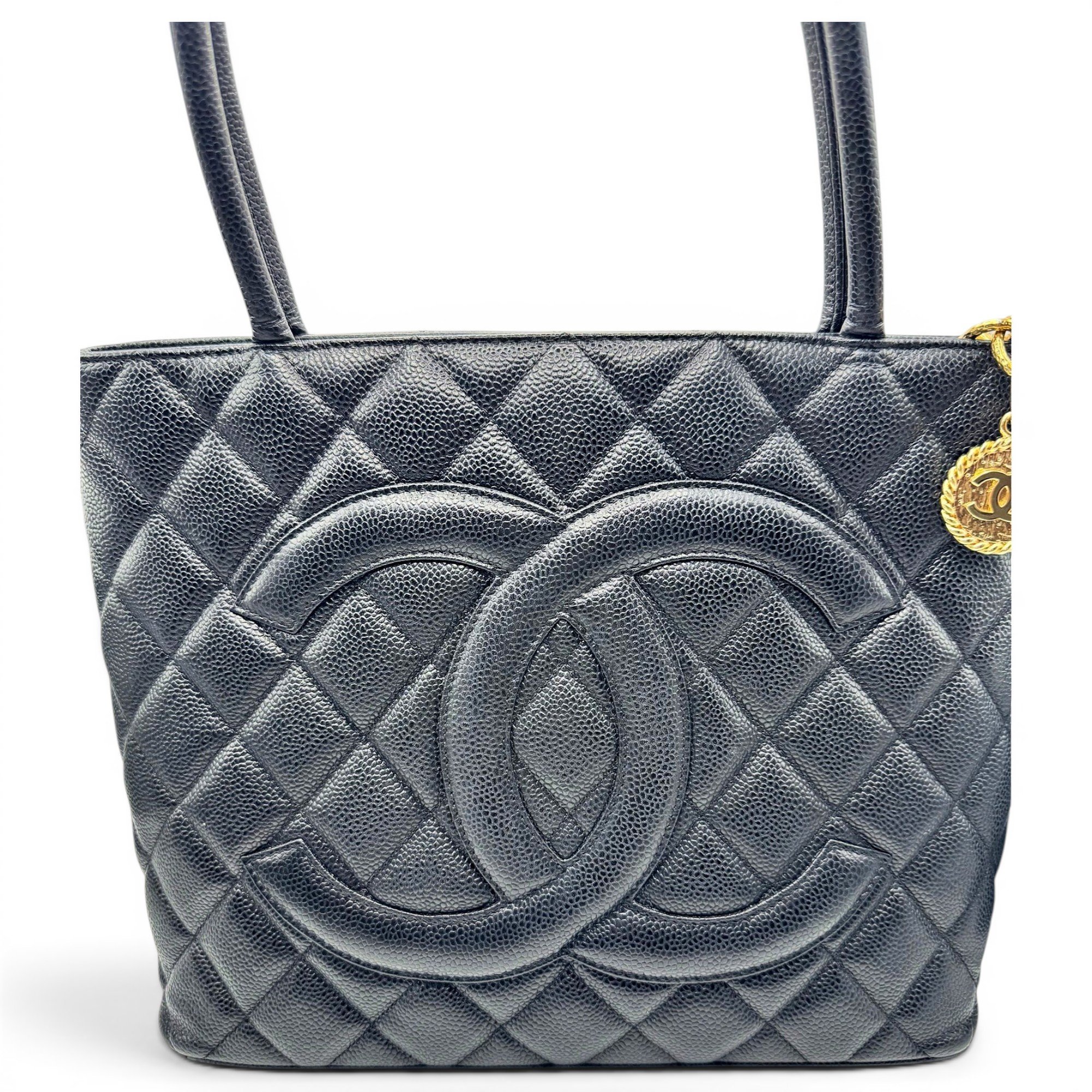 Médaillon leather tote