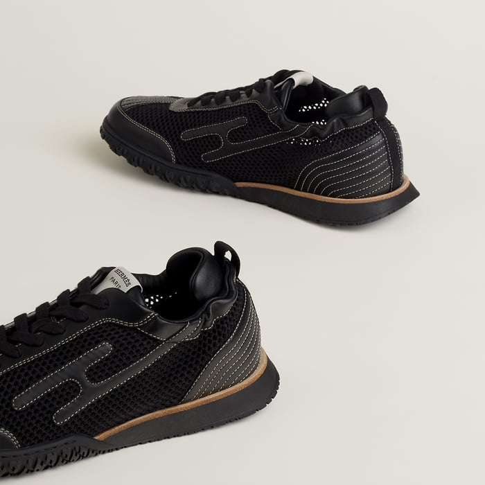 Noir Jet Sneaker