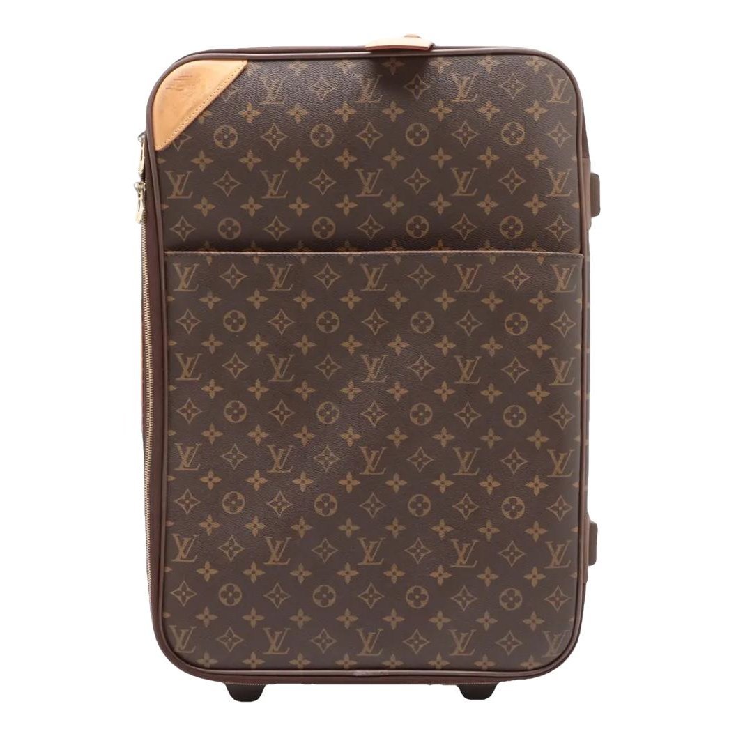 Leather travel bag