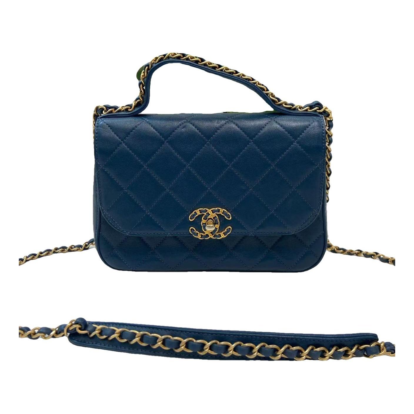 Chanel 19 leather handbag