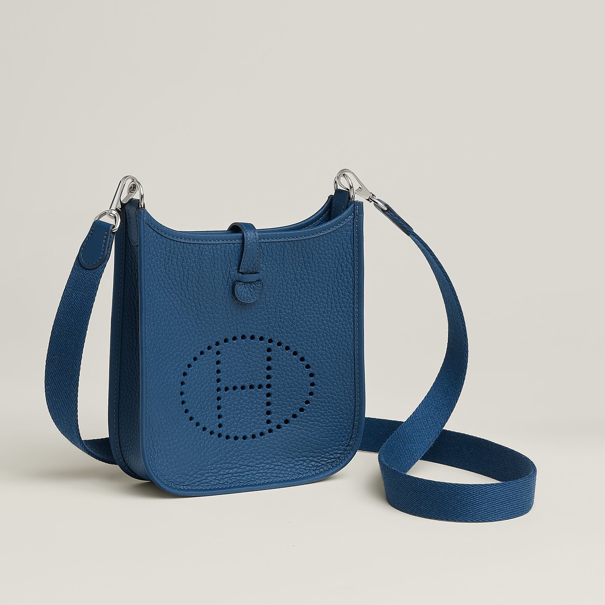 Evelyne 16 Amazone 백