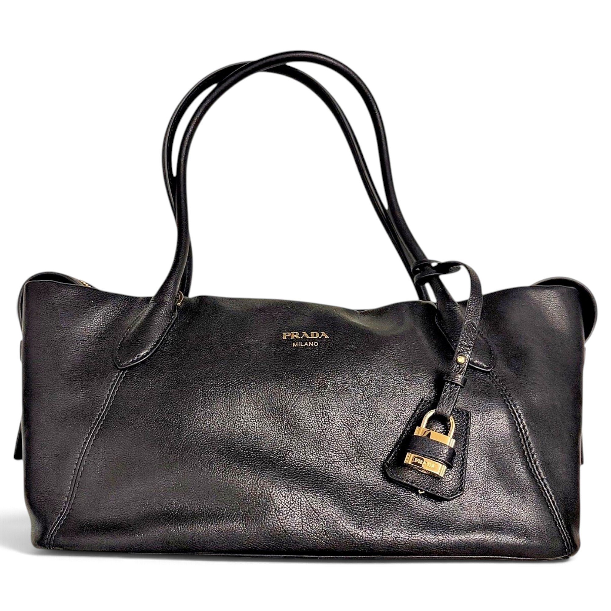 Leather travel bag